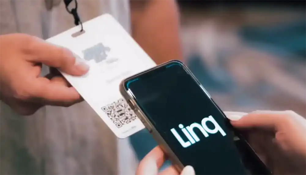 Scanning the Linq QR business card
